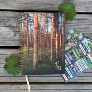 Metsän aika kalenteri ja tarrat paketti
